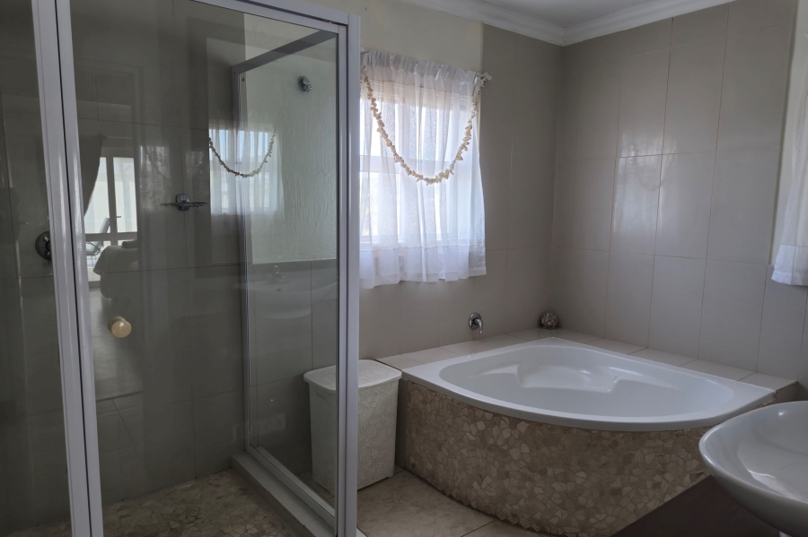 4 Bedroom Property for Sale in Sandy Point Western Cape